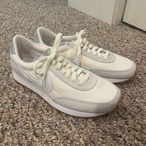 Nike women’s daybreaks